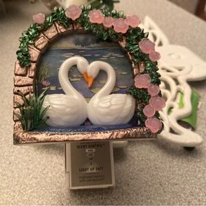Romantic Swan Night Light Wallflower